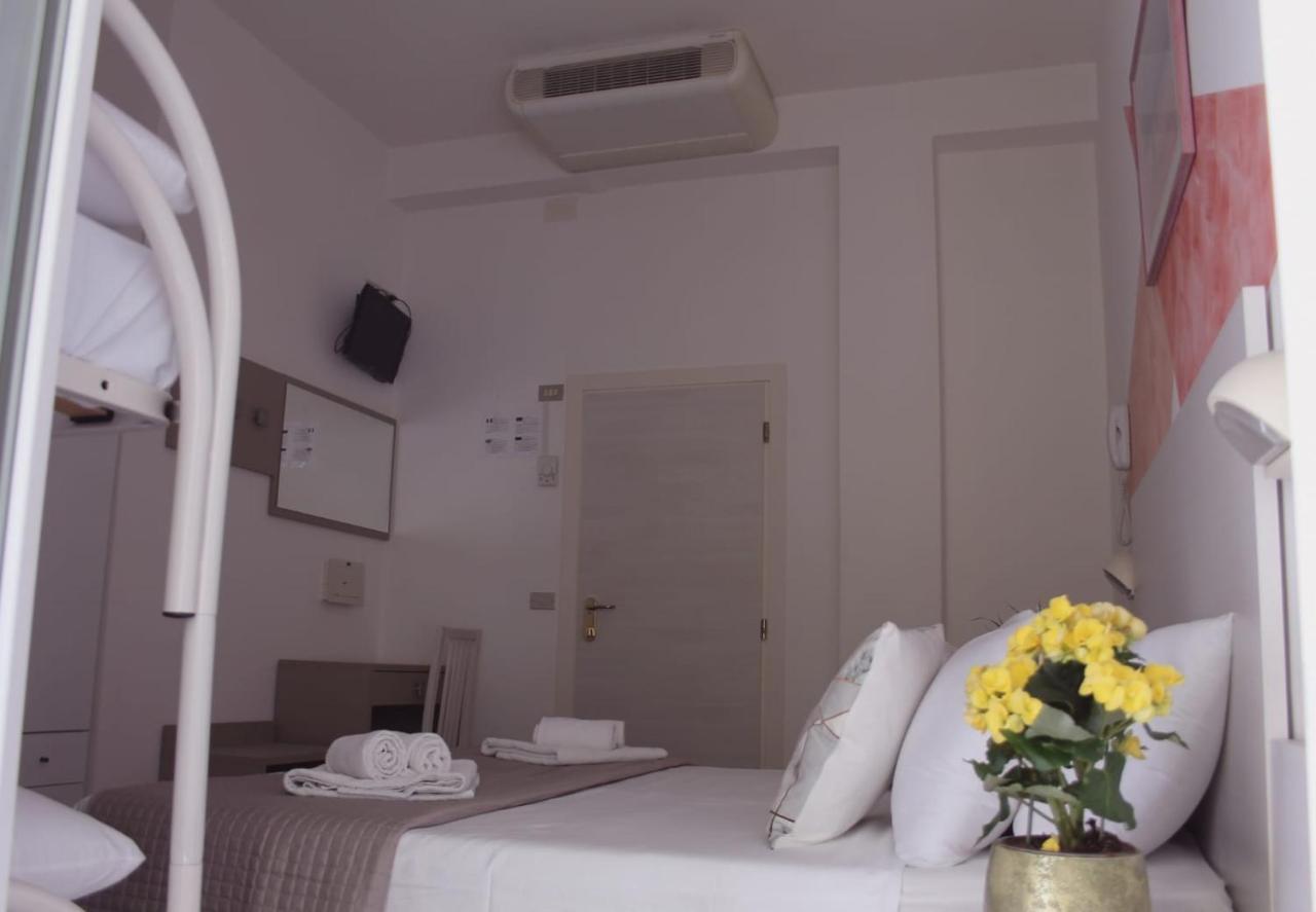 Alevon Hotel Rimini Ngoại thất bức ảnh