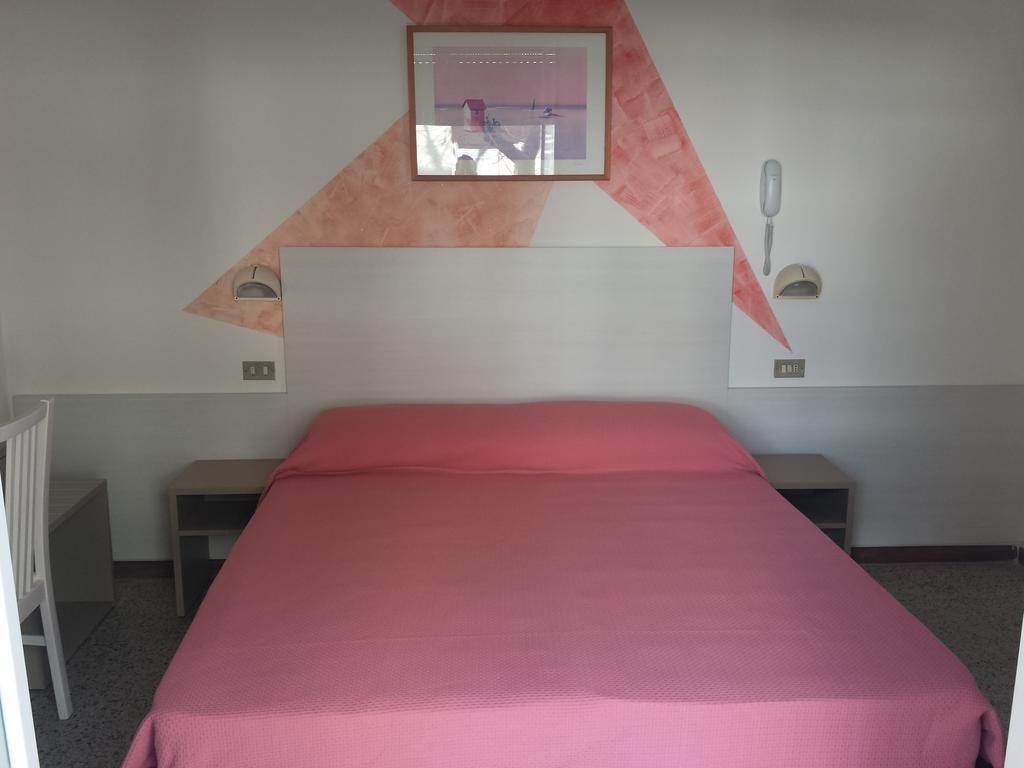 Alevon Hotel Rimini Ngoại thất bức ảnh