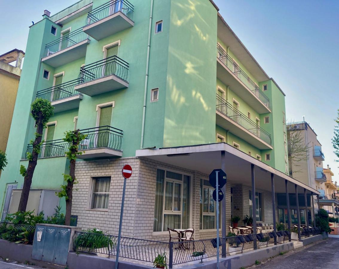 Alevon Hotel Rimini Ngoại thất bức ảnh