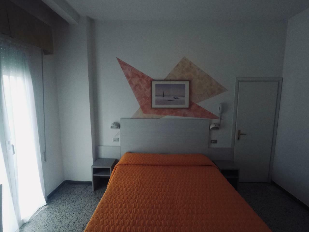 Alevon Hotel Rimini Ngoại thất bức ảnh