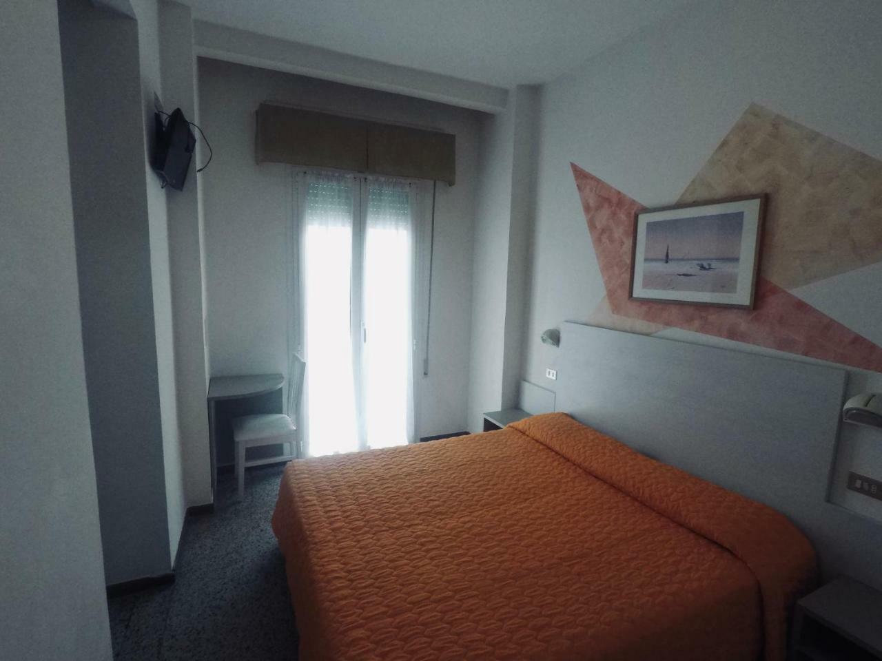 Alevon Hotel Rimini Ngoại thất bức ảnh