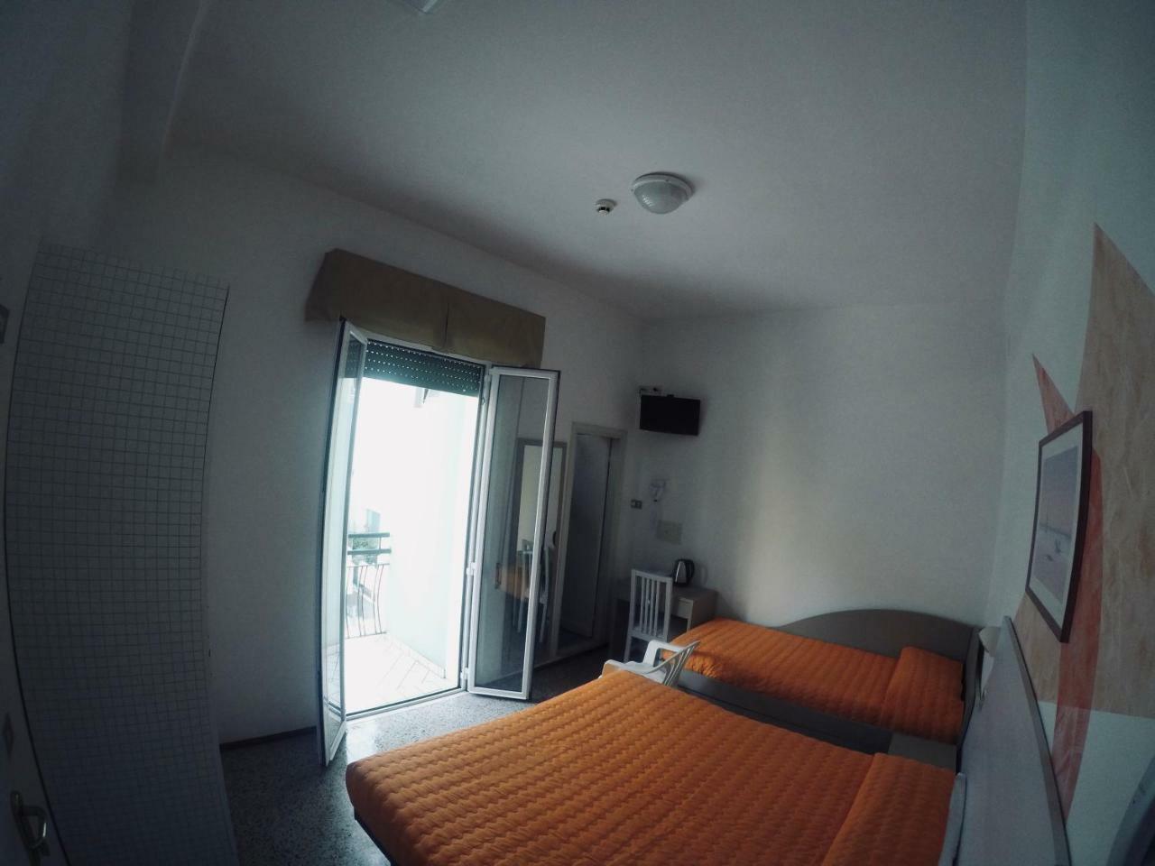 Alevon Hotel Rimini Ngoại thất bức ảnh