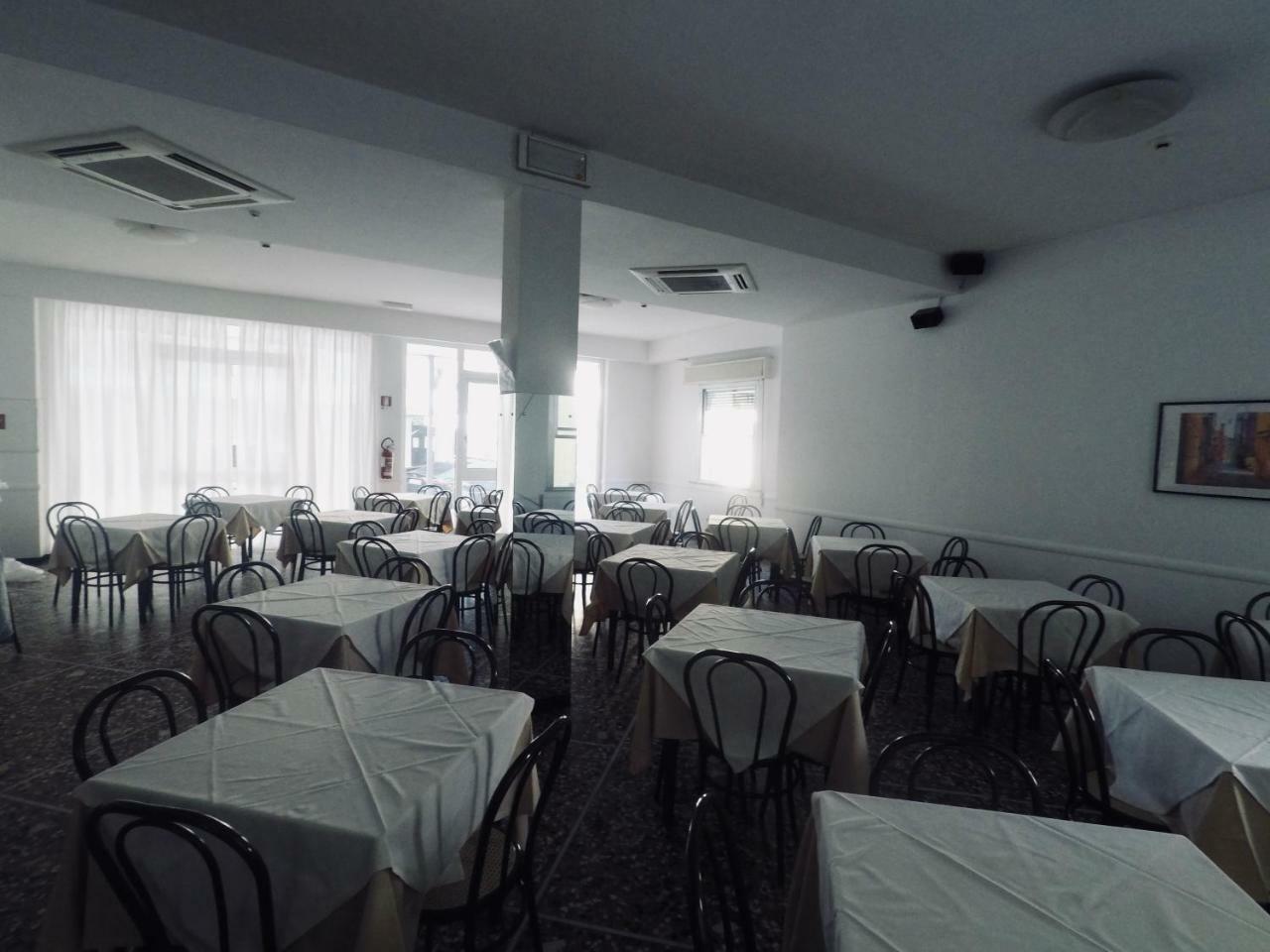 Alevon Hotel Rimini Ngoại thất bức ảnh