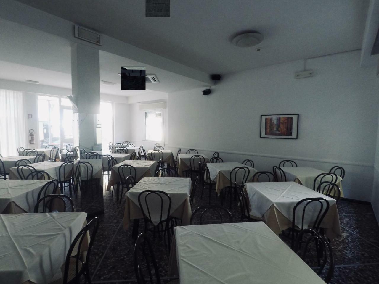 Alevon Hotel Rimini Ngoại thất bức ảnh