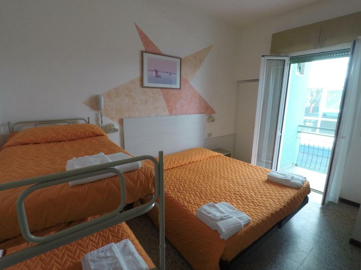 Alevon Hotel Rimini Ngoại thất bức ảnh